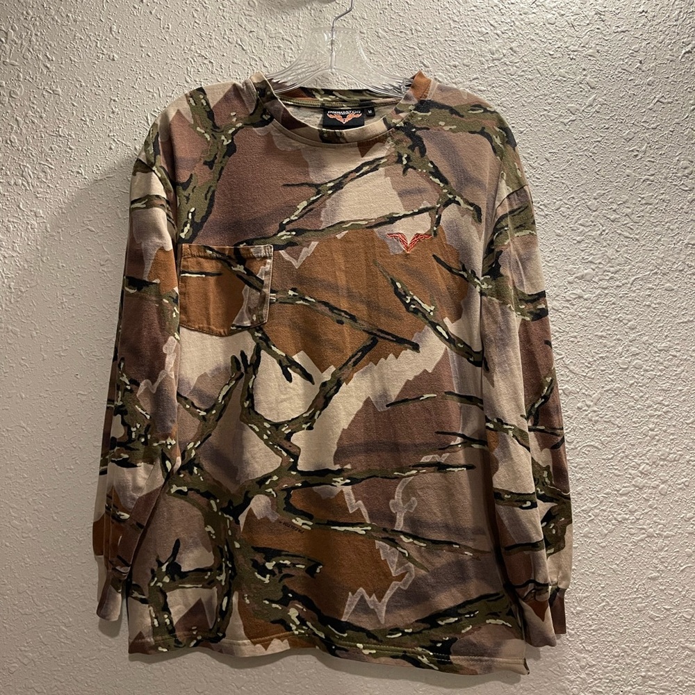 Predator Women’s Camo Long‎ Sleeve Shirt